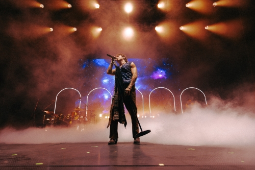 Irama, sold out all’Arena di Verona. Nel 2026 il...