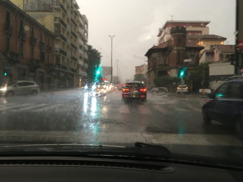 Maltempo: allerta arancione in Lombardia e gialla a Milano e Genova per rischio idrogeologico e temporali