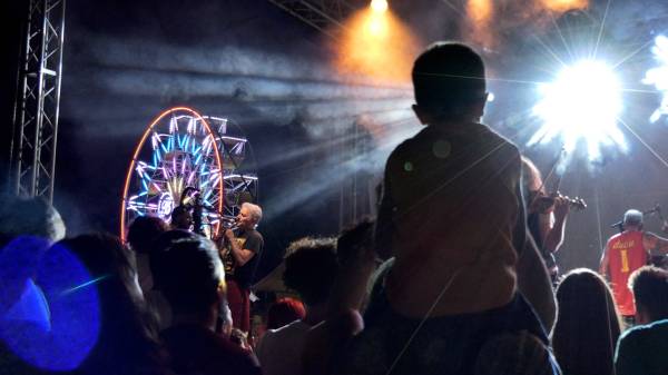 Rumore - Human Vibes: il docufilm che dà voce ai diritti umani attraverso la musica.