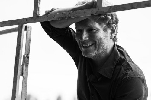 Bambini e diritti: il nuovo singolo di Matteo Becucci con Paolo Ruffini per la Giornata Internazionale dell’Infanzia